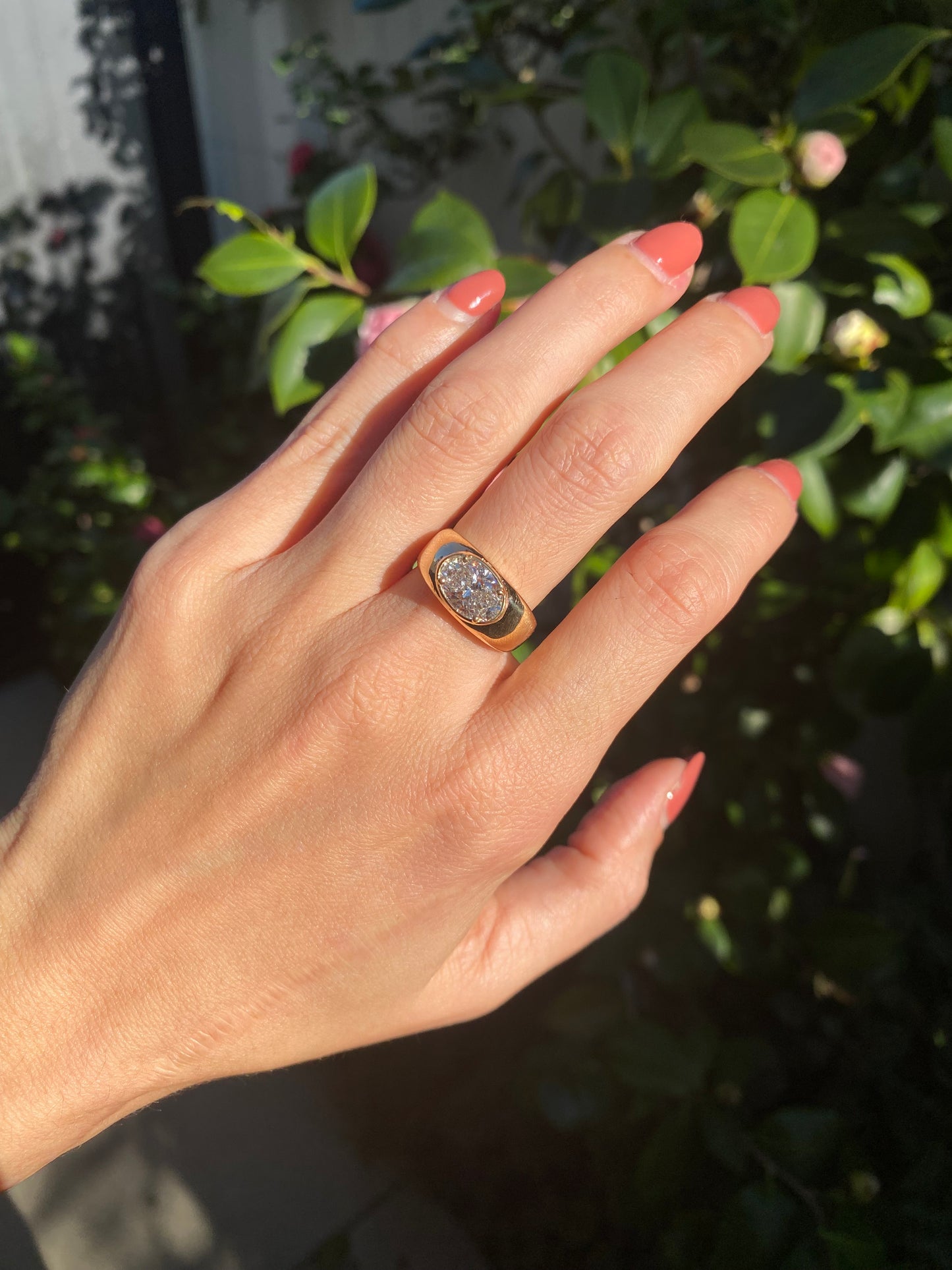 Blossom : 14k oval diamond ring