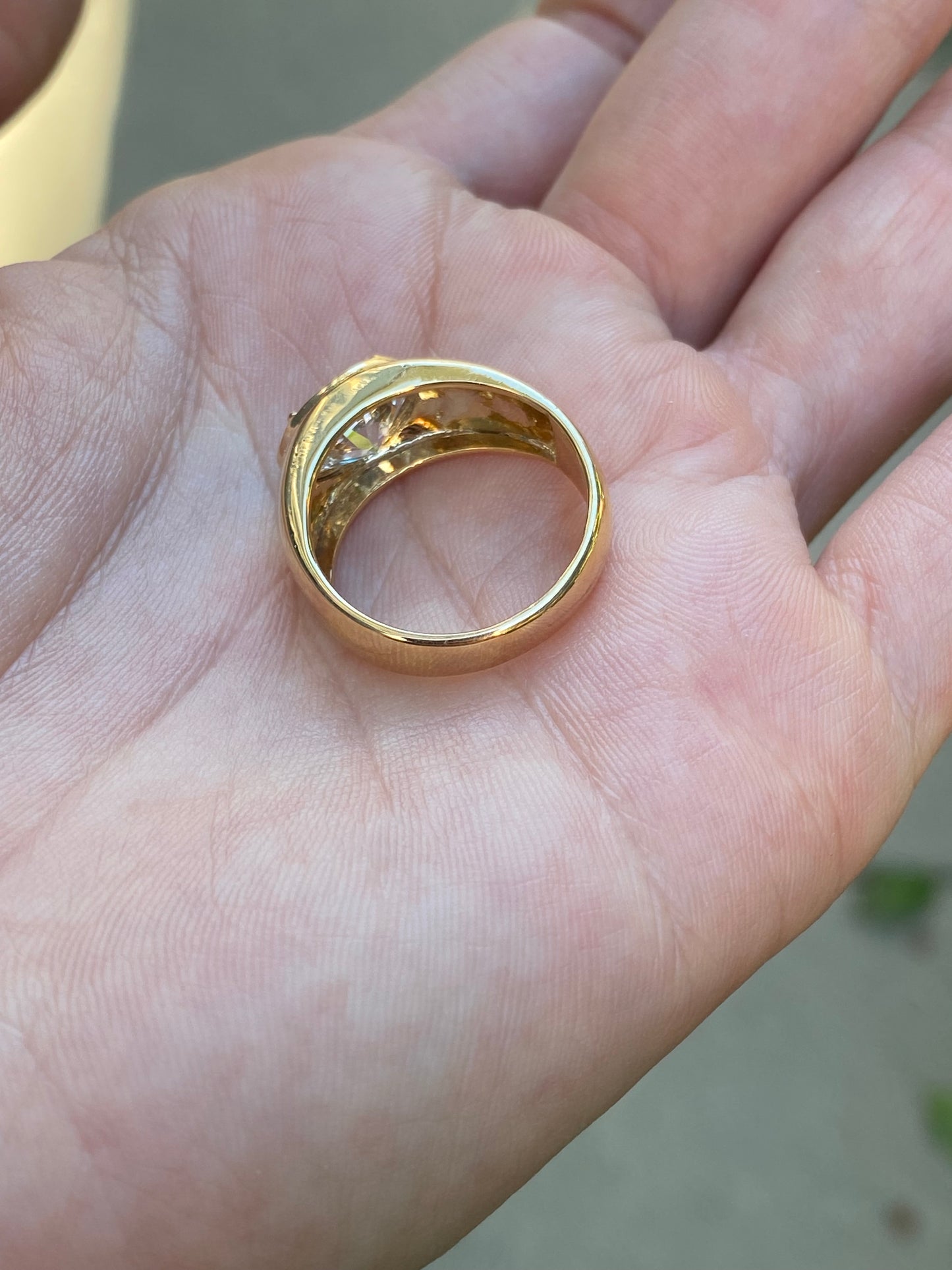 Blossom : 14k oval diamond ring