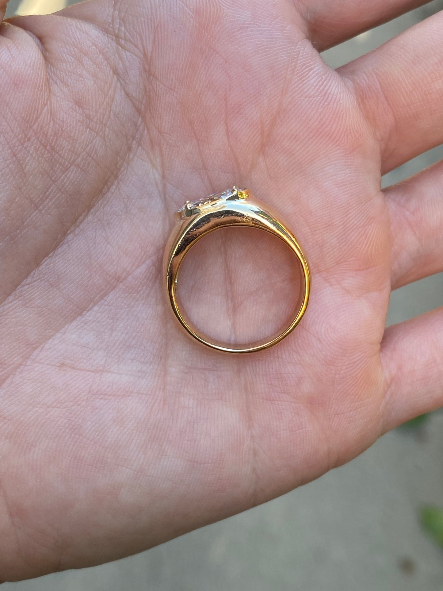 Blossom : 14k oval diamond ring